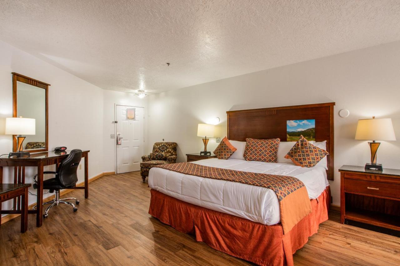 Sandia Peak Inn Old Town Abq, A Howard Johnson By Wyndham Albuquerque Exterior photo