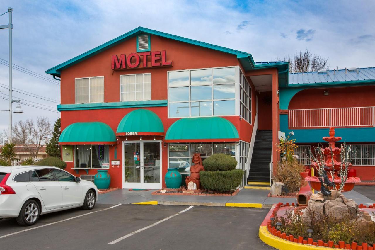 Sandia Peak Inn Old Town Abq, A Howard Johnson By Wyndham Albuquerque Exterior photo