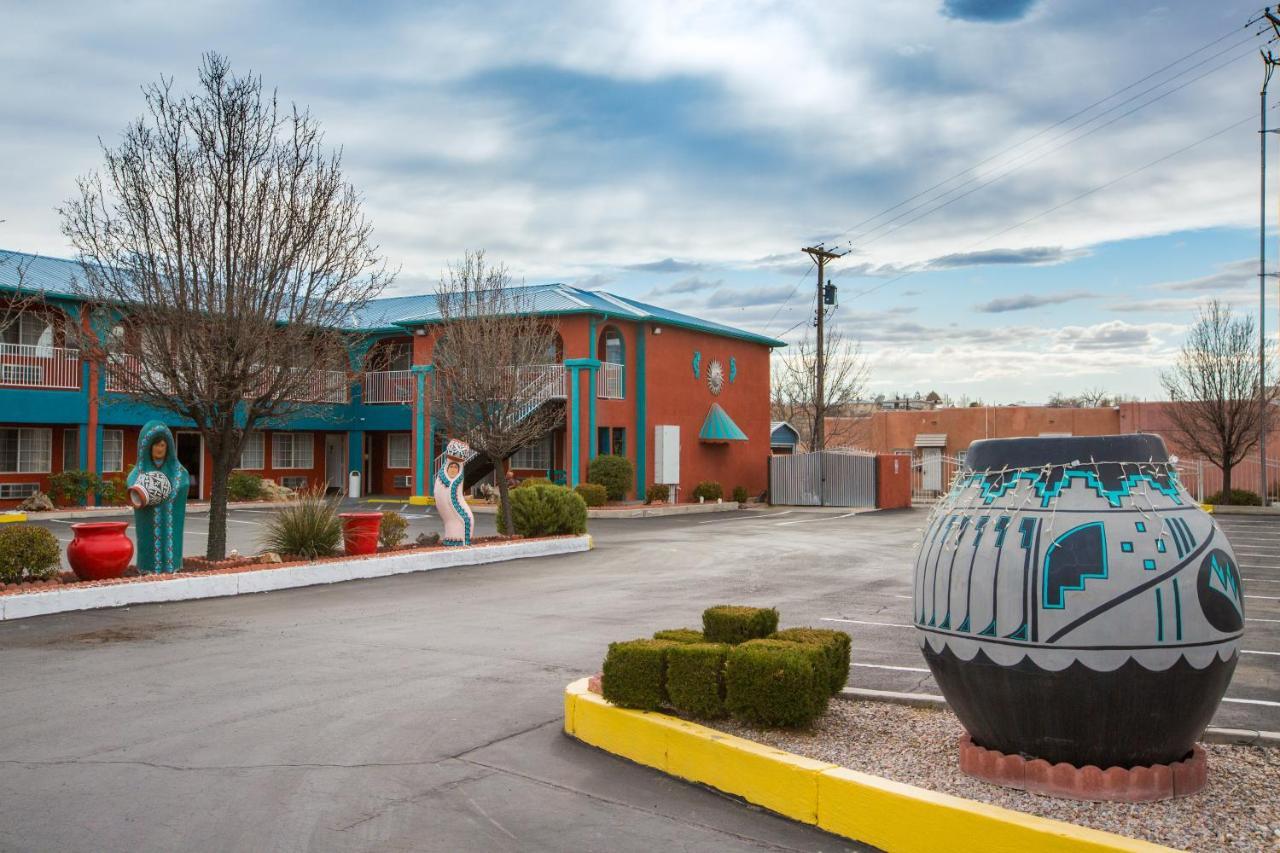 Sandia Peak Inn Old Town Abq, A Howard Johnson By Wyndham Albuquerque Exterior photo